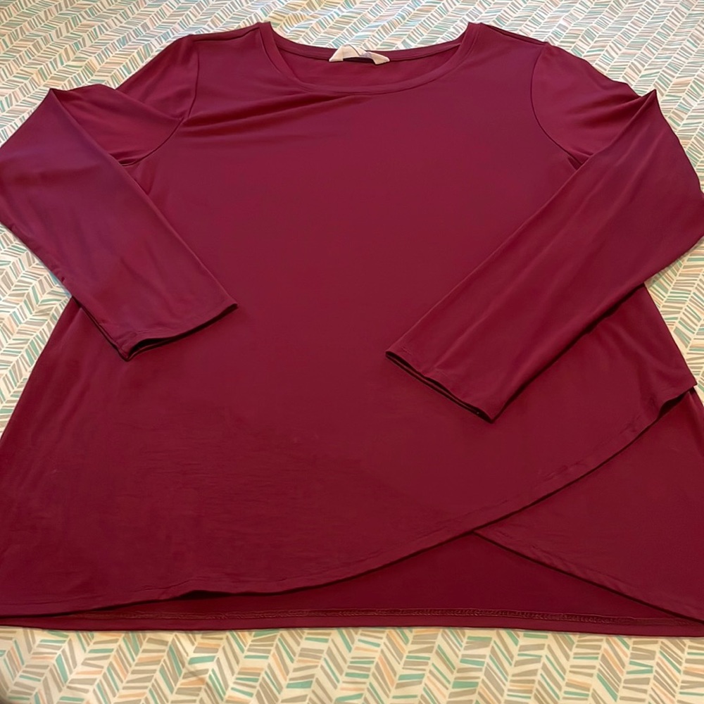 Women’s Long-sleeve Crisscrossed Tissue Tee in EUC!
